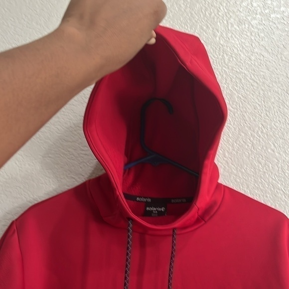 Solaris Men’s Pullover Red Hoodie Size M Slim Kangaroo pocket - Picture 3 of 13